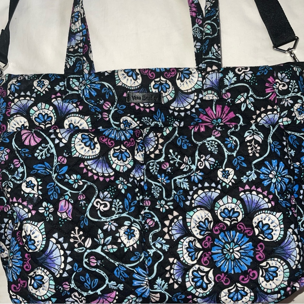 Vera Bradley Large Bramble Overnight Diaper Bag Cooler Pocket 18” - Picture 2 of 5